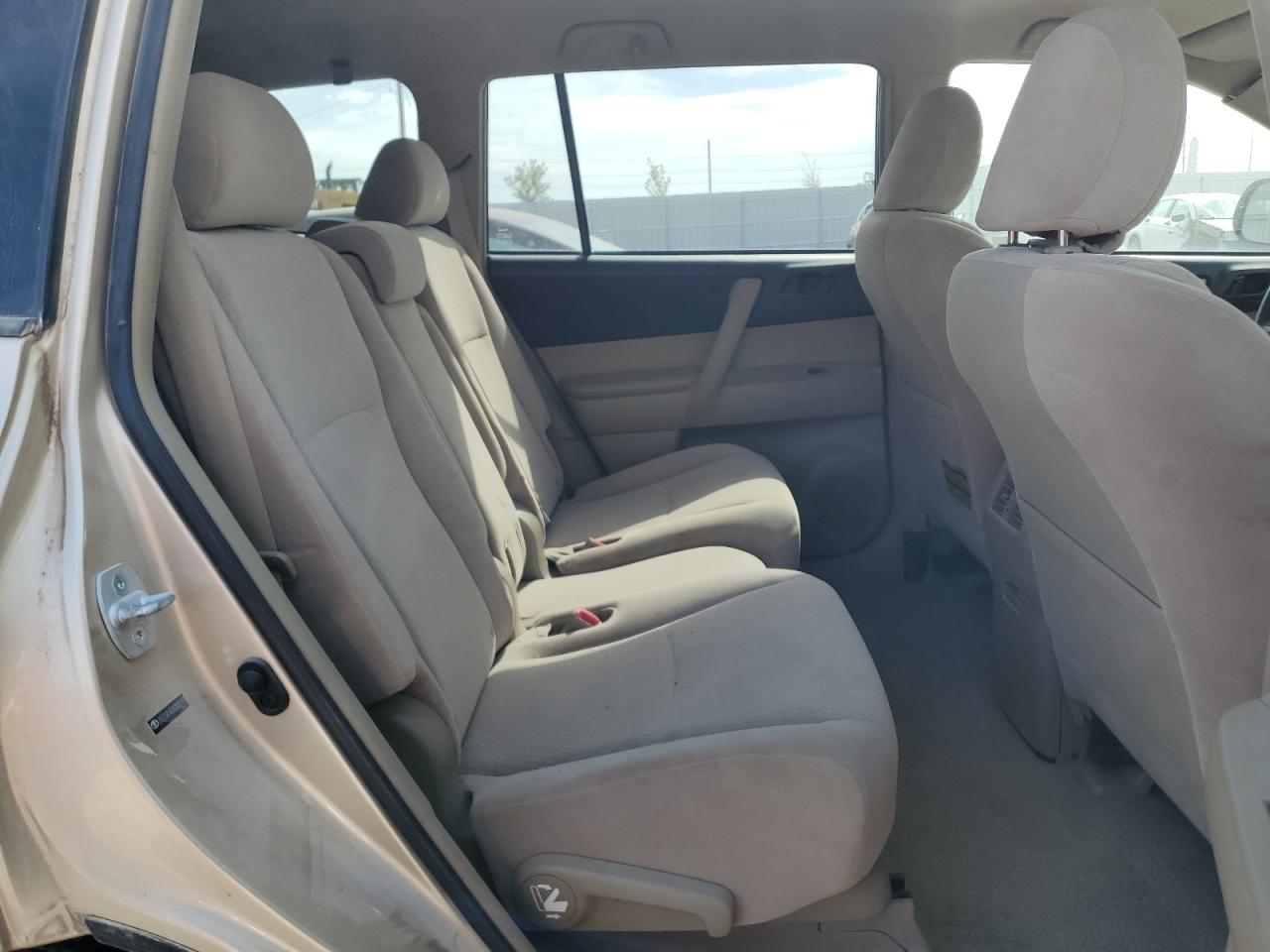 2008 Toyota Highlander VIN: JTEES41A382000181 Lot: 81832835