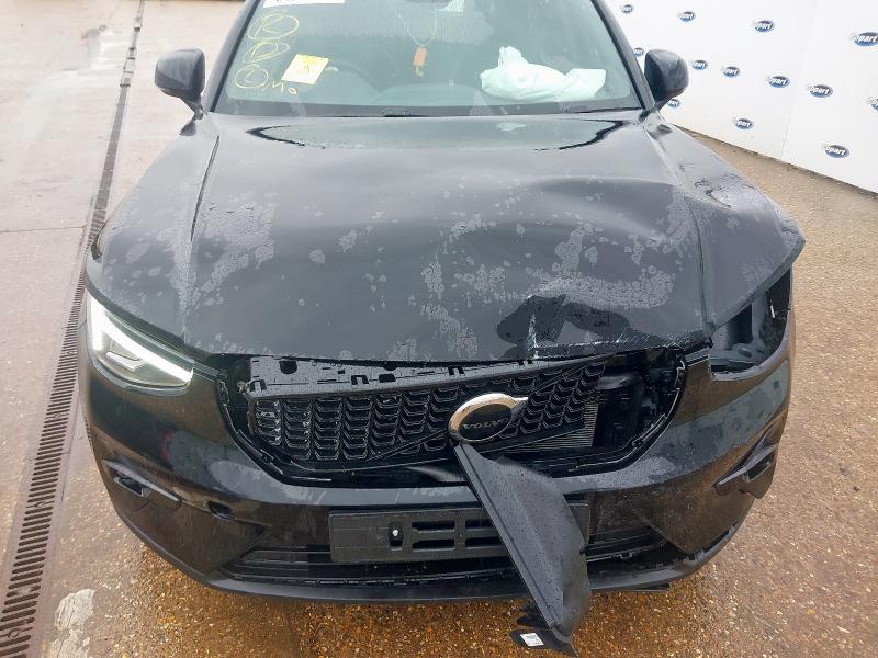 2025 VOLVO XC40 2.0 B4P PLUS DARK 5DR AUTO