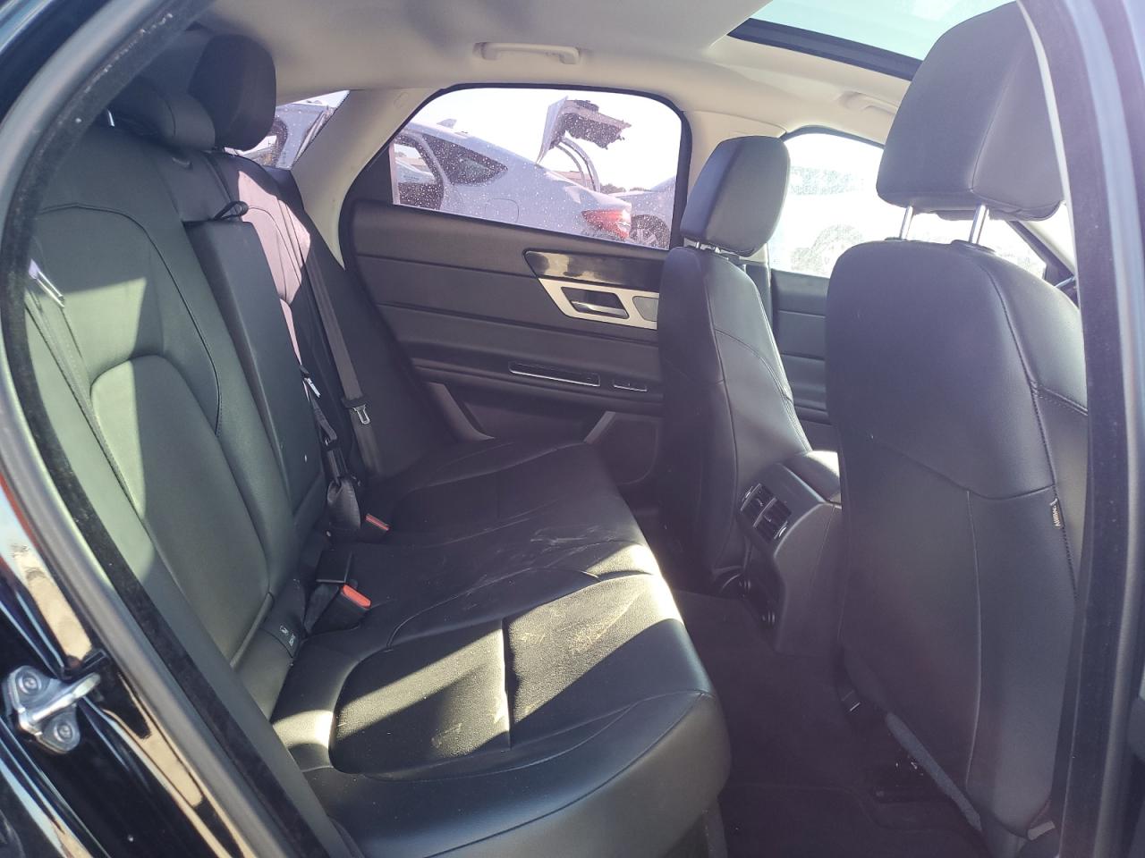 2017 Jaguar Xf Premium VIN: SAJBD4BVXHCY43289 Lot: 87180105