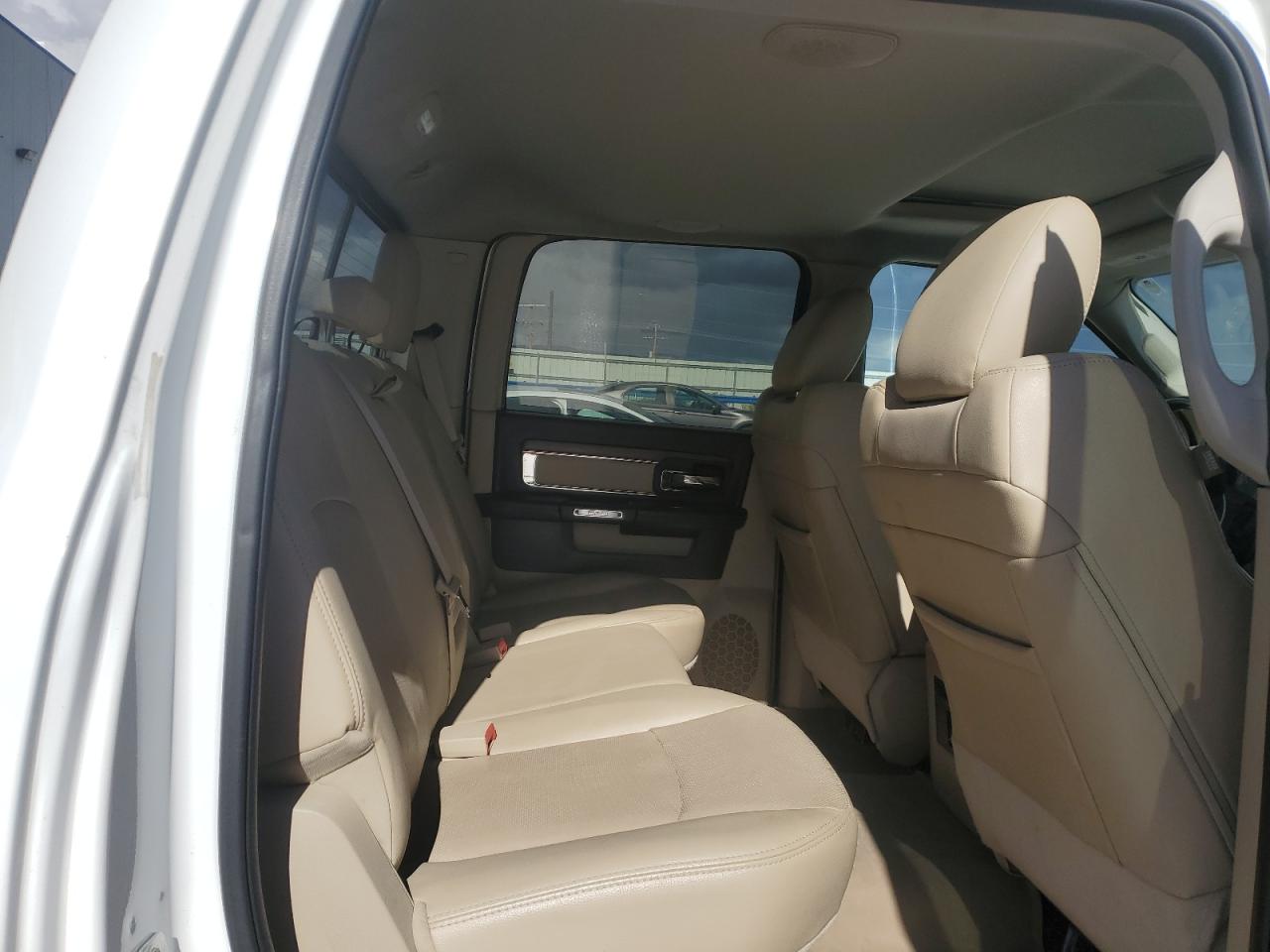 2015 Ram 2500 Laramie VIN: 3C6UR5FJ8FG693254 Lot: 82234855