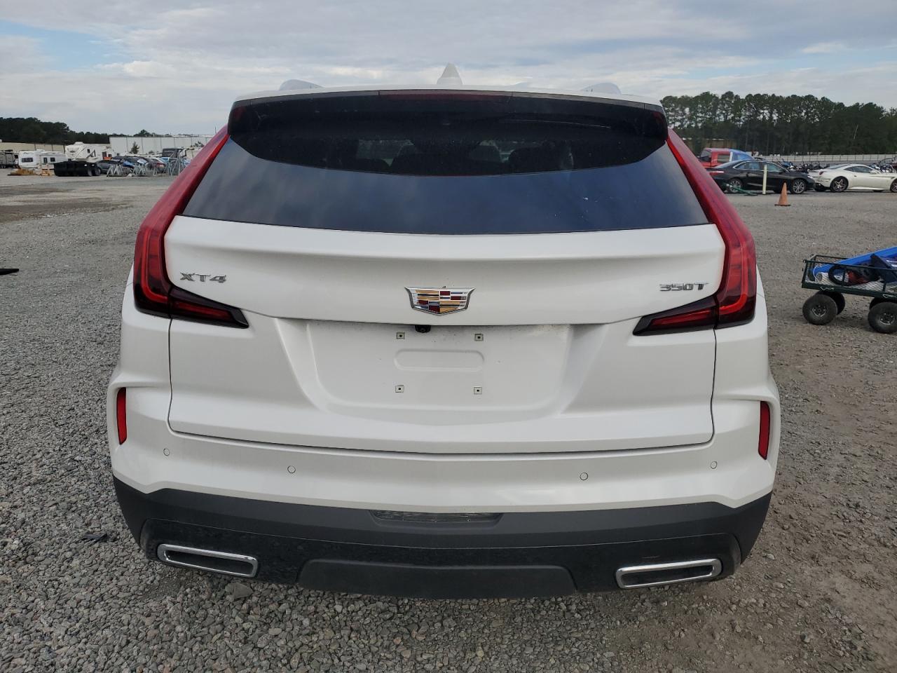 2024 Cadillac Xt4 Premium Luxury VIN: 1GYFZCR47RF187586 Lot: 81956125