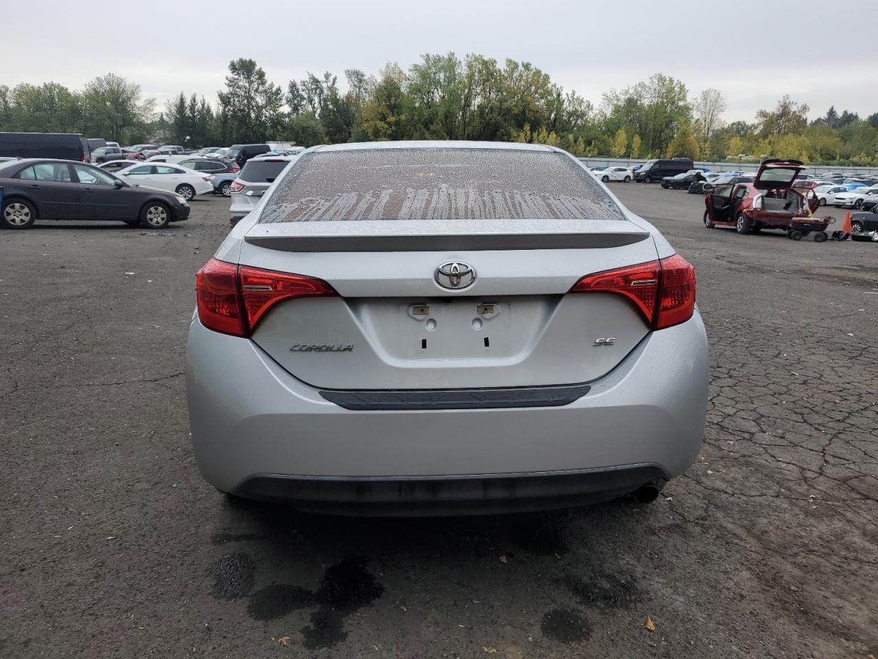 2018 Toyota Corolla L VIN: 5YFBURHE1JP796279 Lot: 82394185