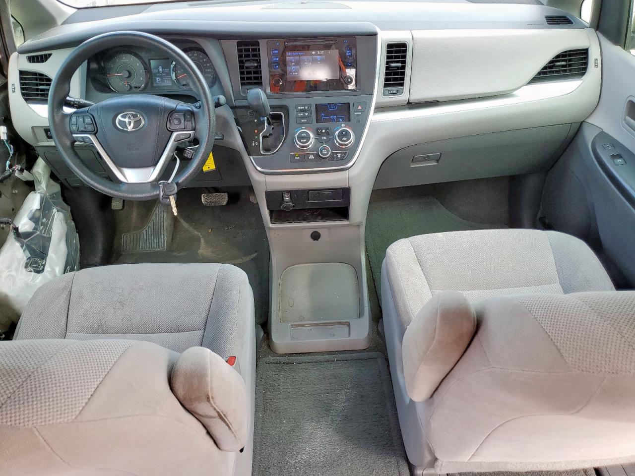 2017 Toyota Sienna VIN: 5TDZZ3DCXHS856918 Lot: 82351055