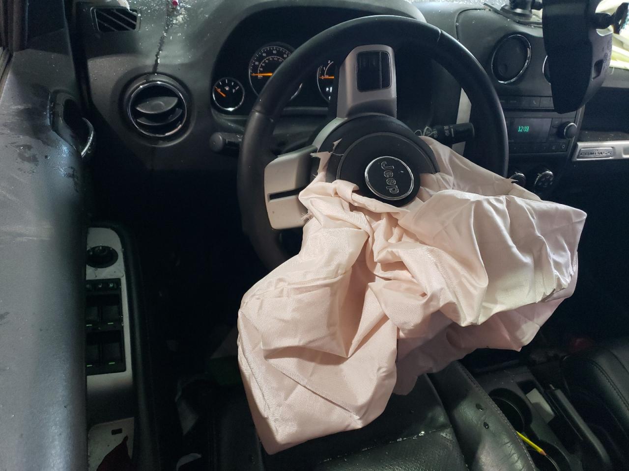 2017 Jeep Compass Latitude VIN: 1C4NJDEB8HD109816 Lot: 86843765