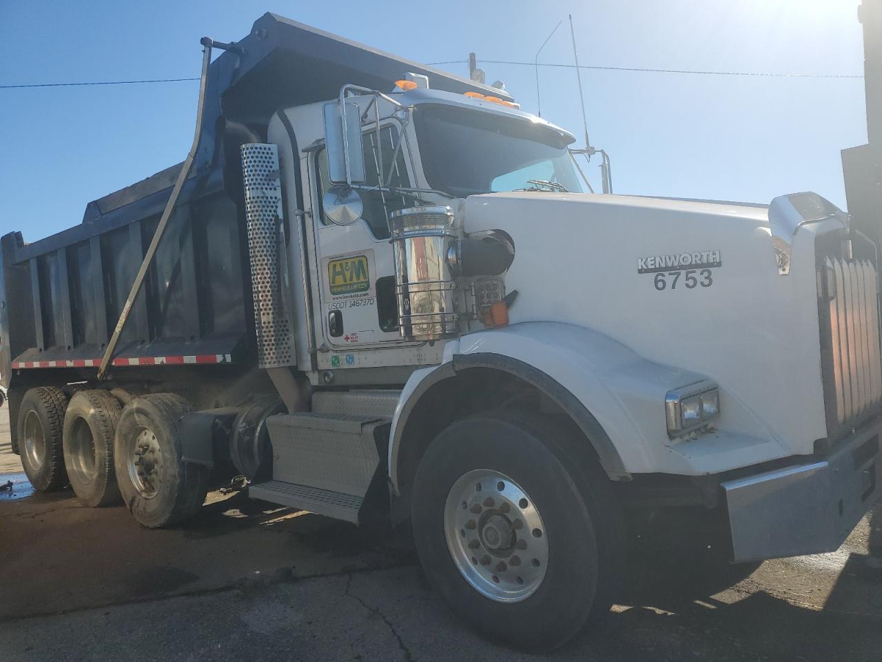 KENWORTH All Models 2012. Lot# 86826855. VIN 1NKDL40X9CJ294072. Photo 1