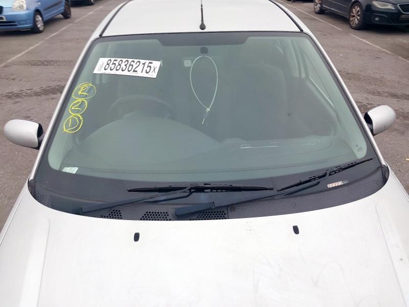 2003 FORD FOCUS LX 