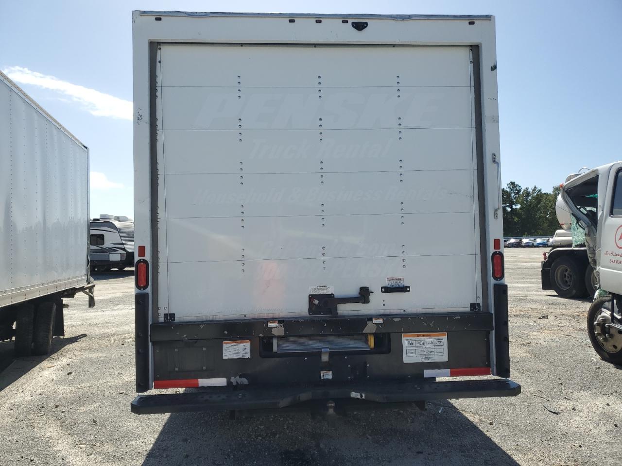 2022 GMC Savana Cut - Box Truck VIN: 7GZ37TC75NN007557 Lot: 85123765