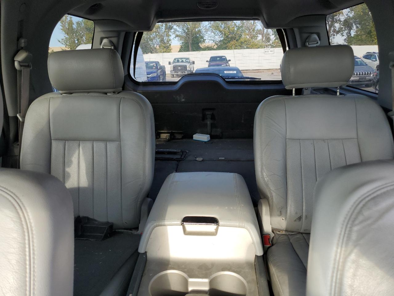 2004 Lincoln Navigator VIN: 5LMFU28R14LJ24241 Lot: 84801505