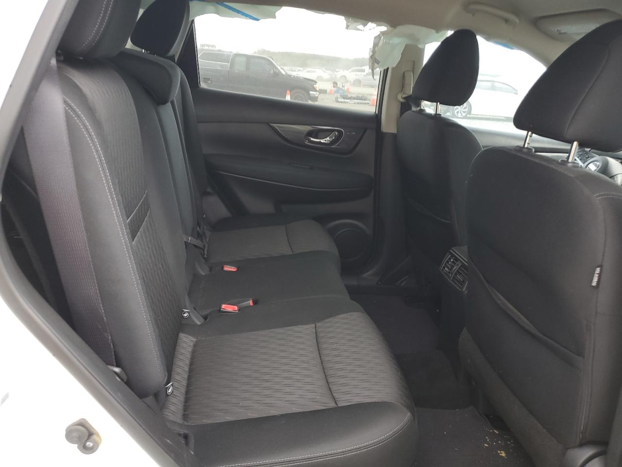 2017 Nissan Rogue S VIN: KNMAT2MT6HP584662 Lot: 85491695