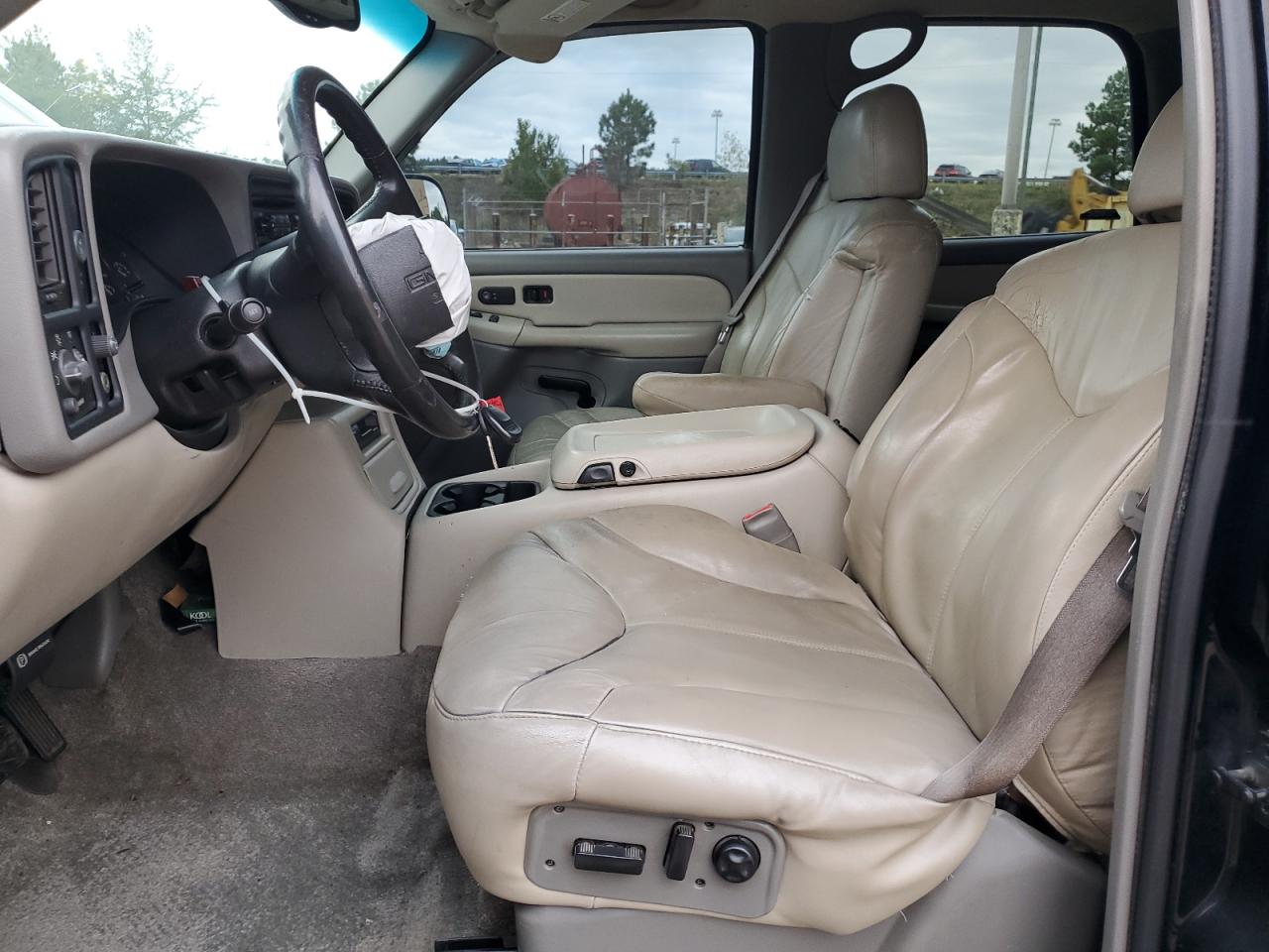 2000 GMC Yukon VIN: 1GKEC13T3YJ166838 Lot: 82201705