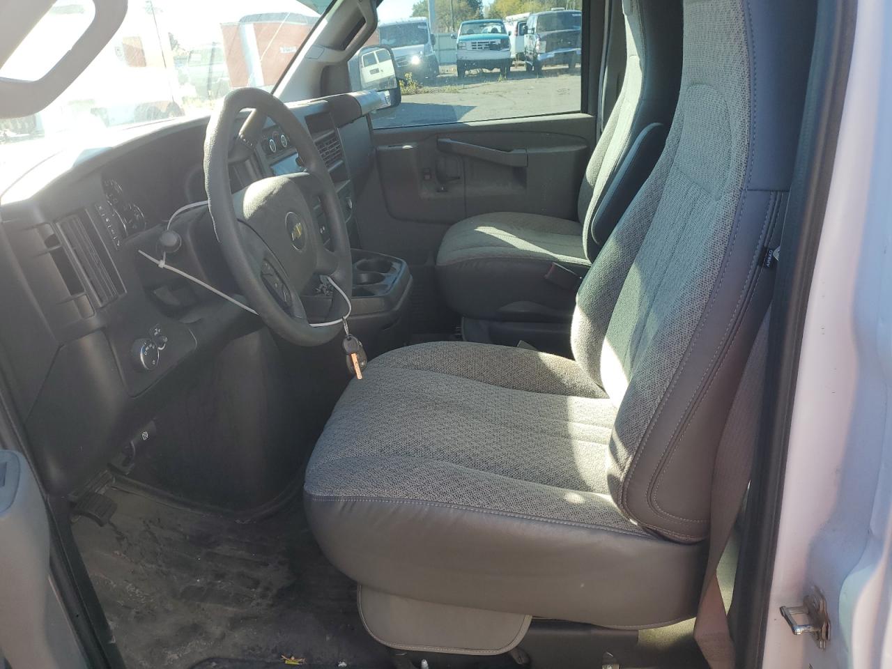 2023 Chevrolet Express G2500 VIN: 1GCWGAFPXP1252133 Lot: 70934455