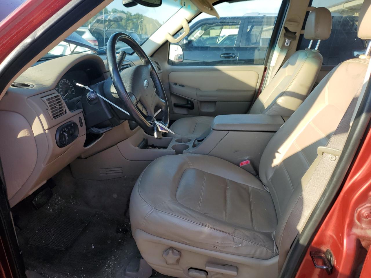 2002 Ford Explorer Xlt VIN: 1FMZU73K12UD33431 Lot: 84523575