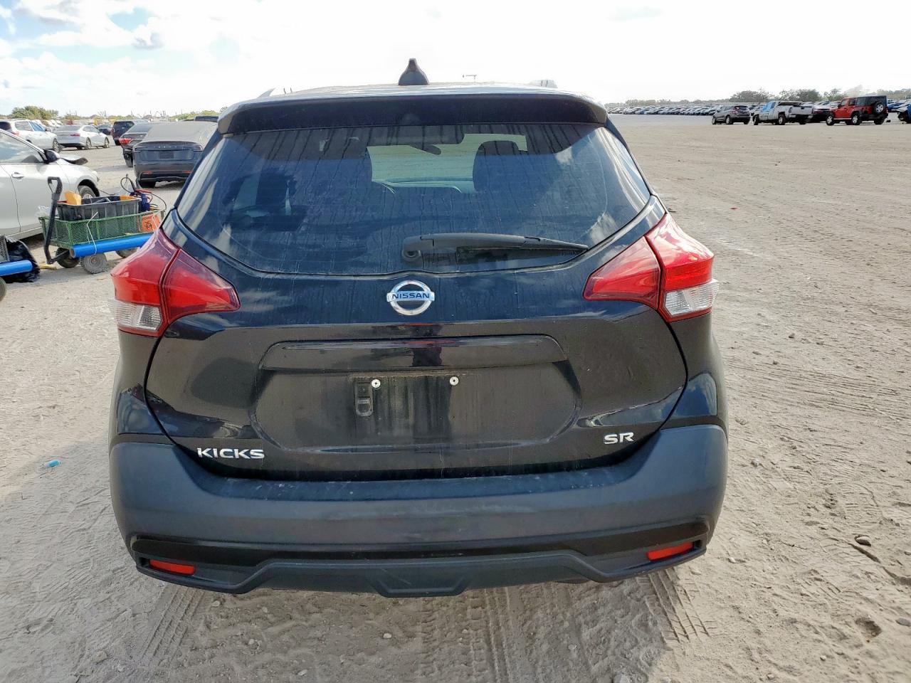 2018 Nissan Kicks S VIN: 3N1CP5CU4JL513392 Lot: 82497025