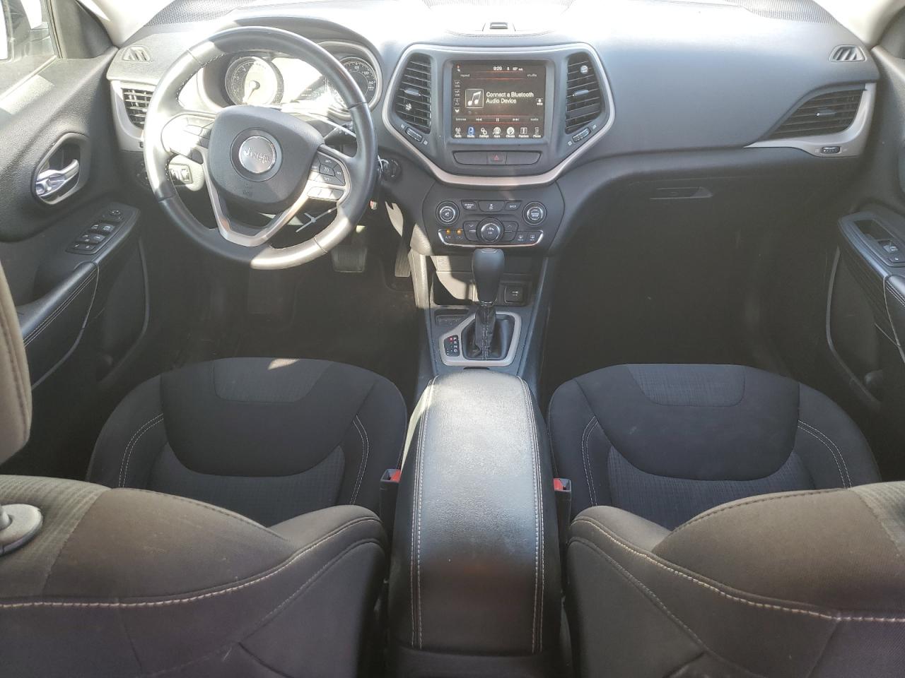 2016 Jeep Cherokee Latitude VIN: 1C4PJLCB8GW356133 Lot: 68397765