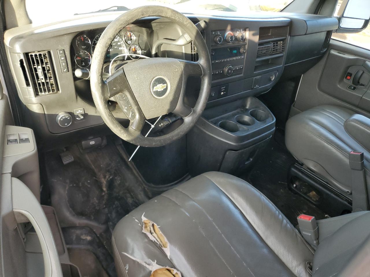 2015 Chevrolet Express G2500 VIN: 1GCWGFCF4F1120119 Lot: 84211435