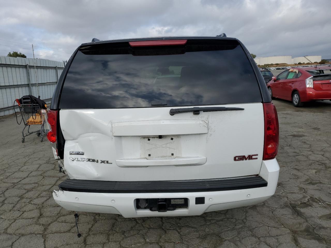 2007 GMC Yukon Xl C1500 VIN: 1GKFC16077J216581 Lot: 82310515