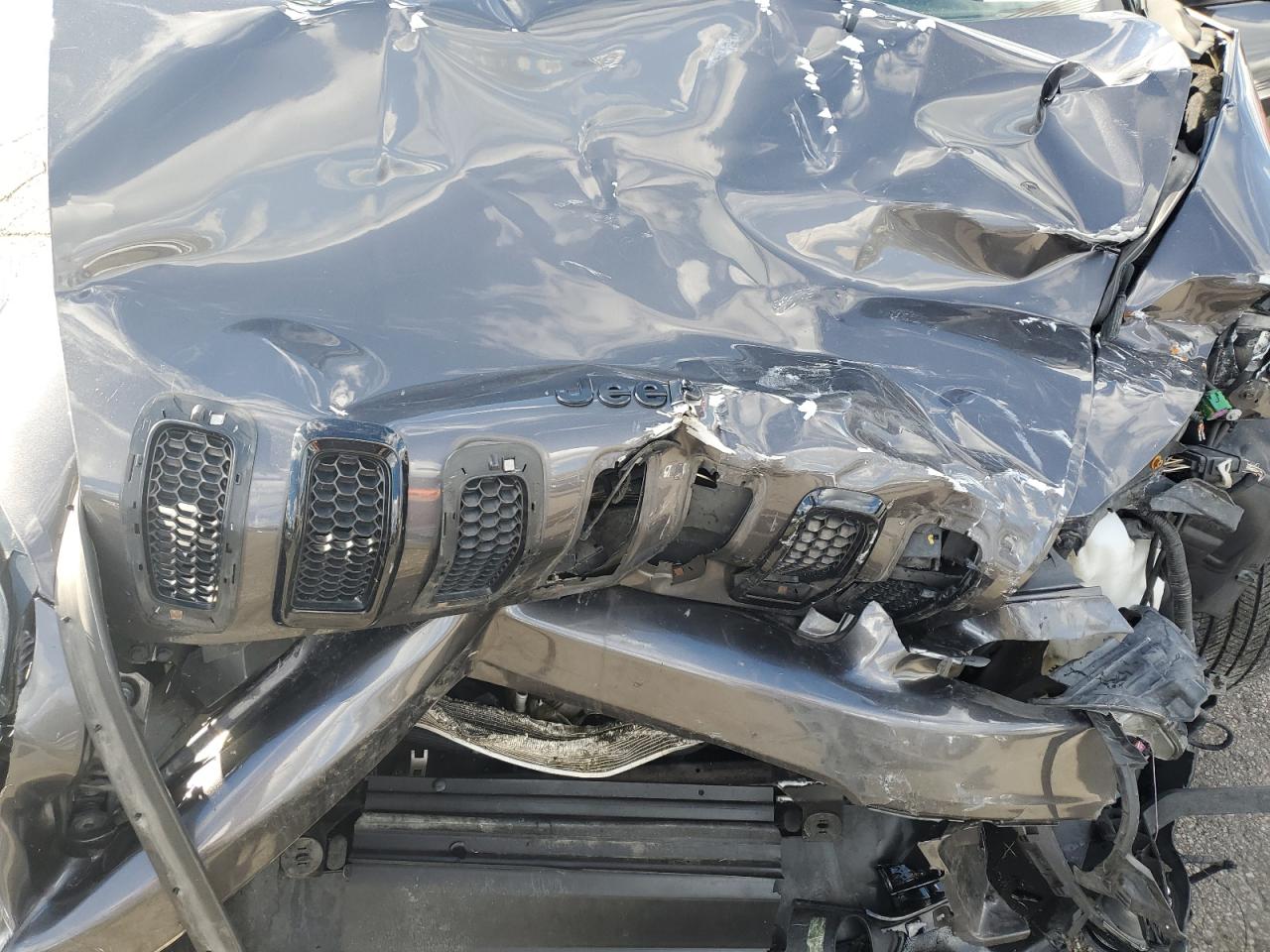 2018 Jeep Cherokee Latitude VIN: 1C4PJLCB3JD551818 Lot: 87363305