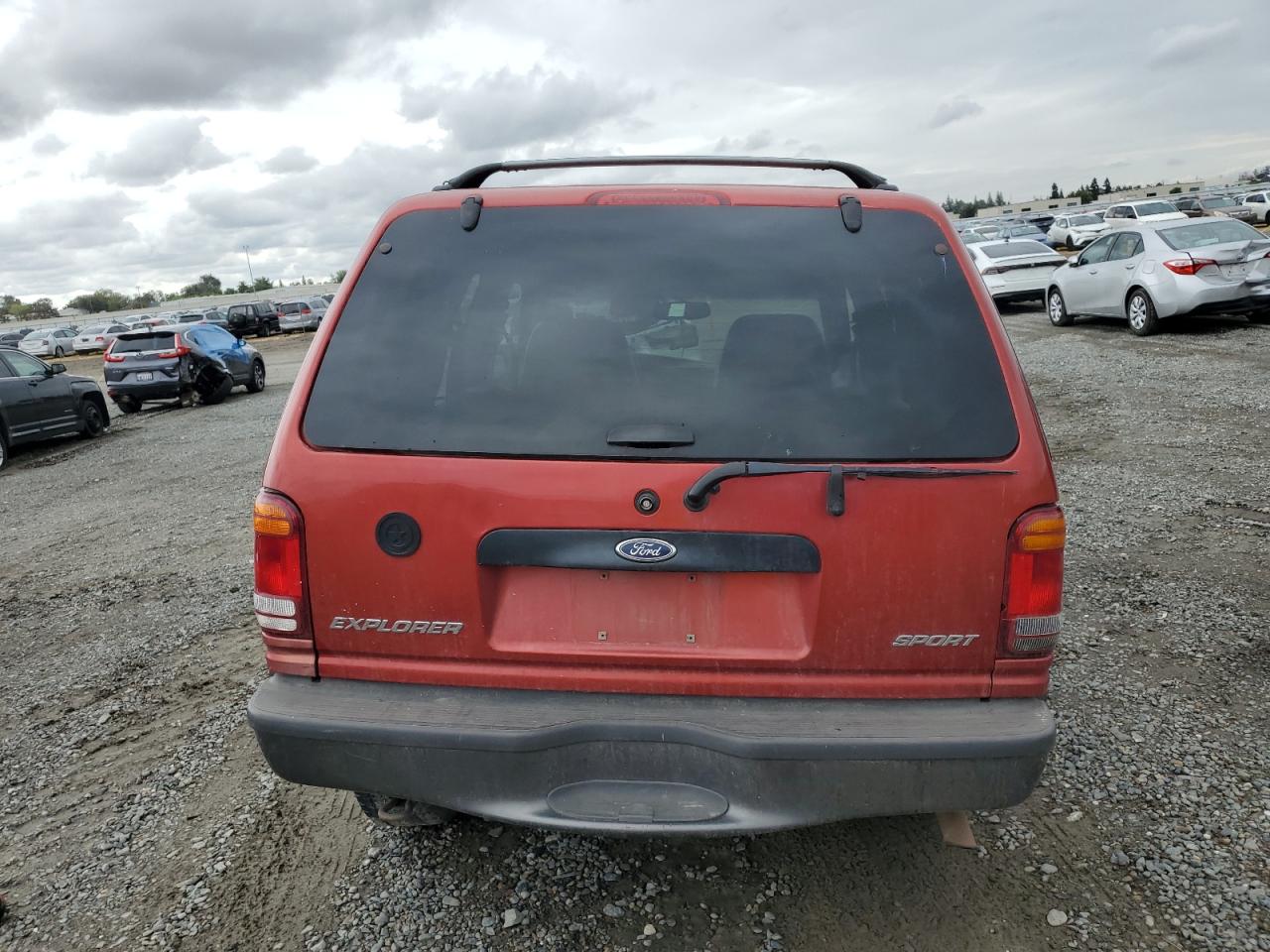 1998 Ford Explorer VIN: 1FMYU24E9WUB90001 Lot: 84812255