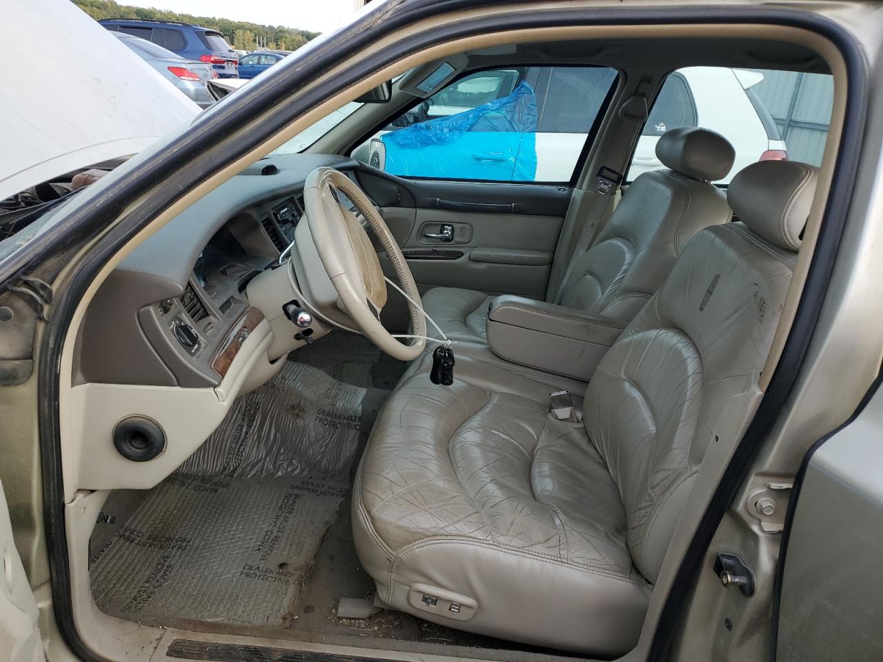 1997 Lincoln Town Car Signature VIN: 1LNLM82W1VY741585 Lot: 85915905