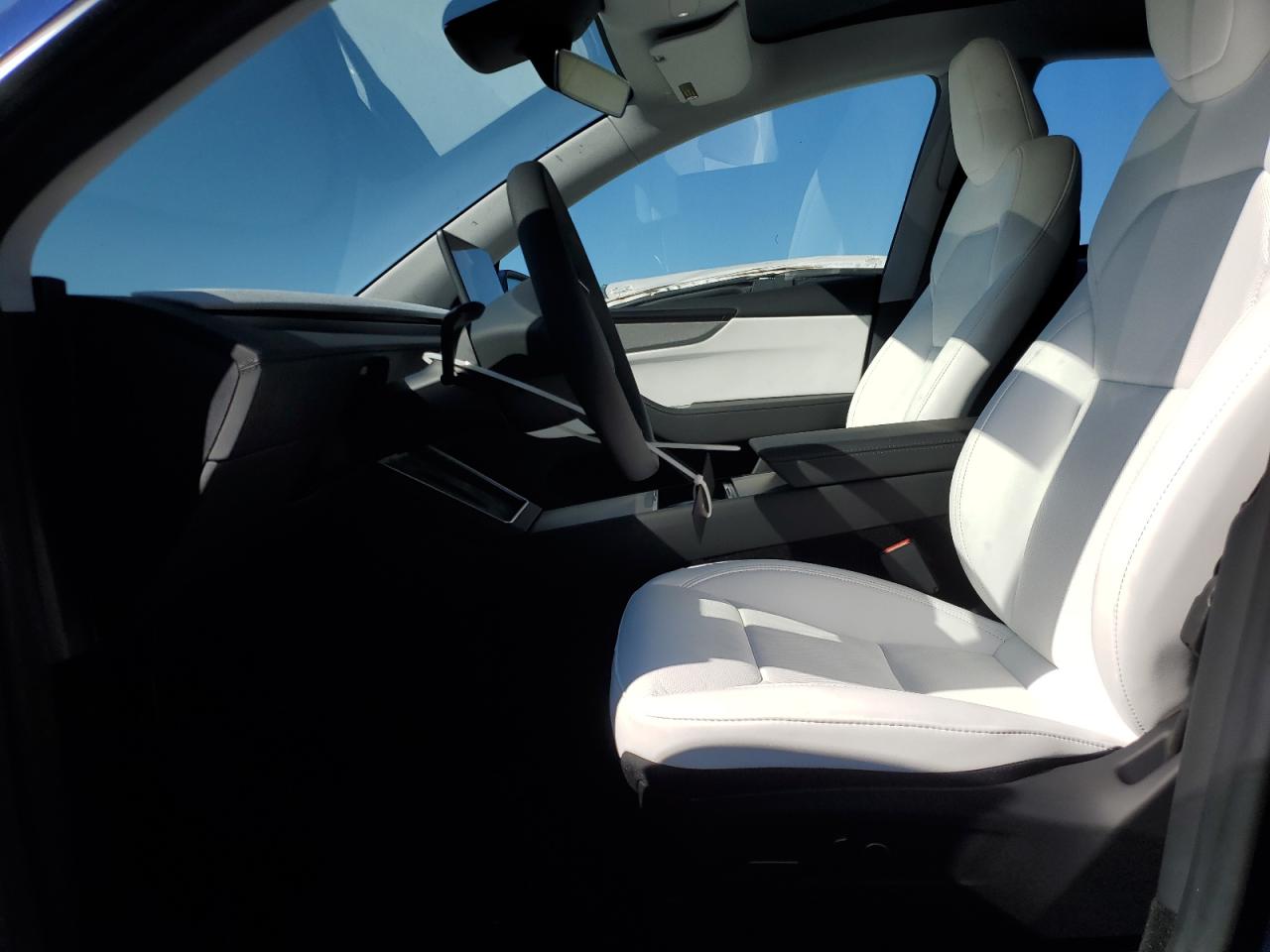 2026 Tesla Model Y VIN: 7SAYGDED5TF424140 Lot: 84655355