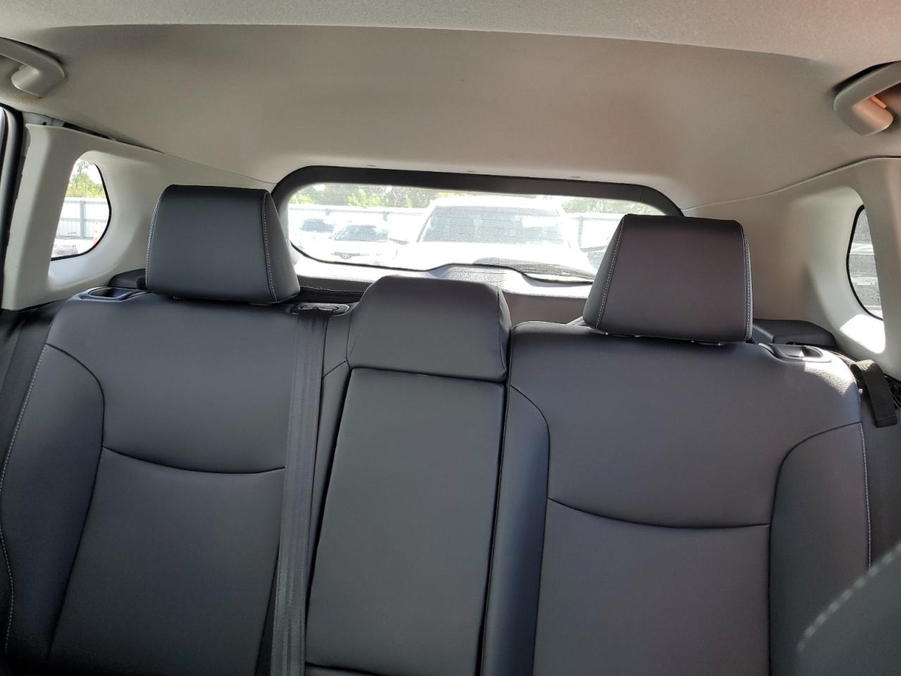 2024 Toyota Corolla Cross Xle VIN: 7MUDAABG3RV085155 Lot: 85115695