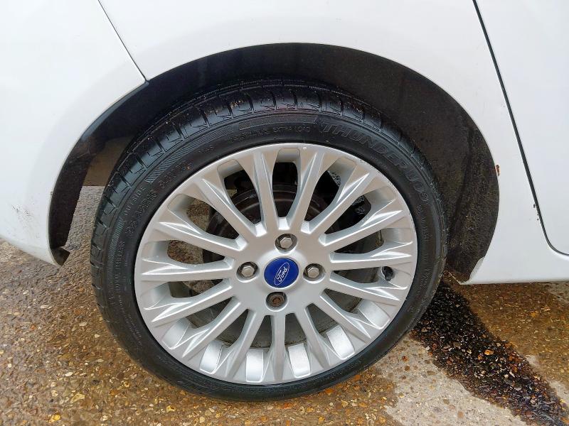 2011 FORD FIESTA TITANIUM 
