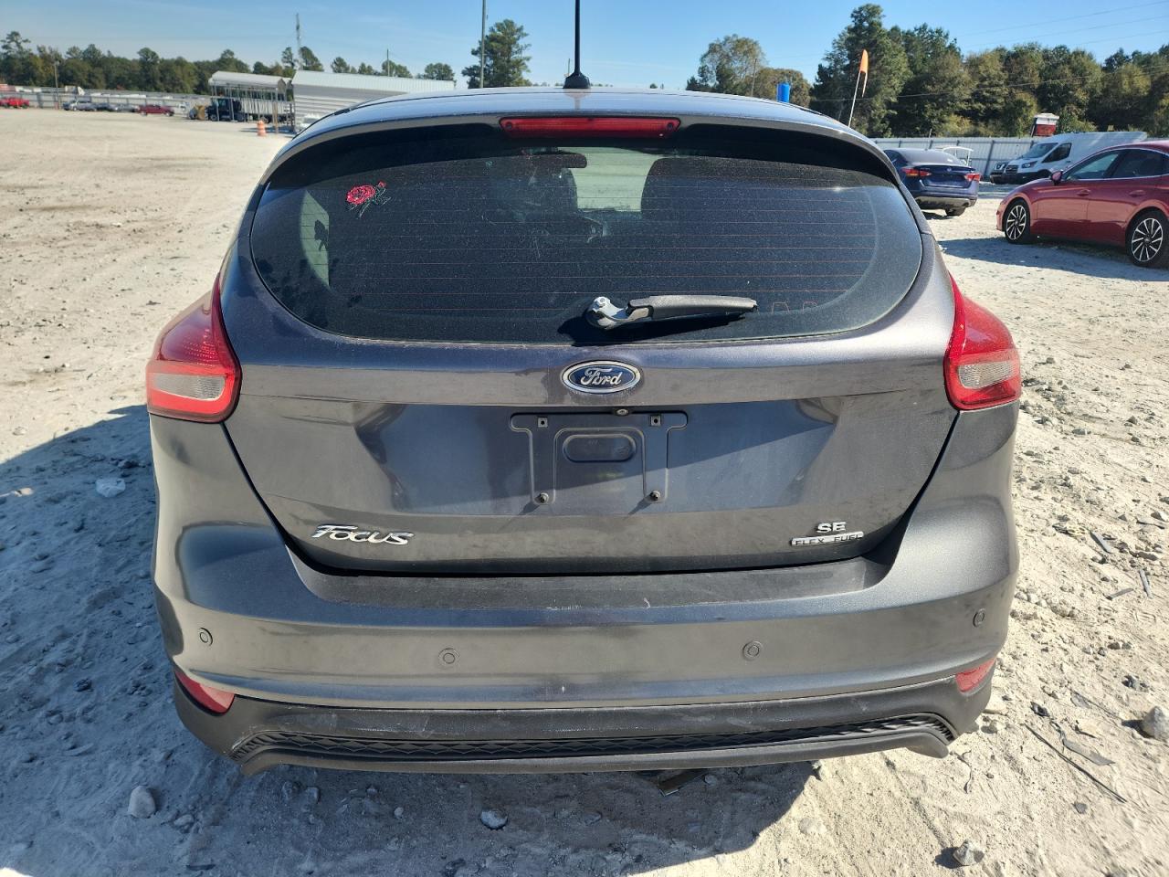 2016 Ford Focus Se VIN: 1FADP3K29GL393346 Lot: 89838855