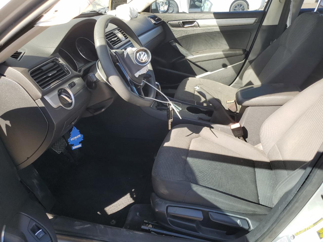 2017 Volkswagen Passat S VIN: 1VWAT7A31HC085449 Lot: 84704085