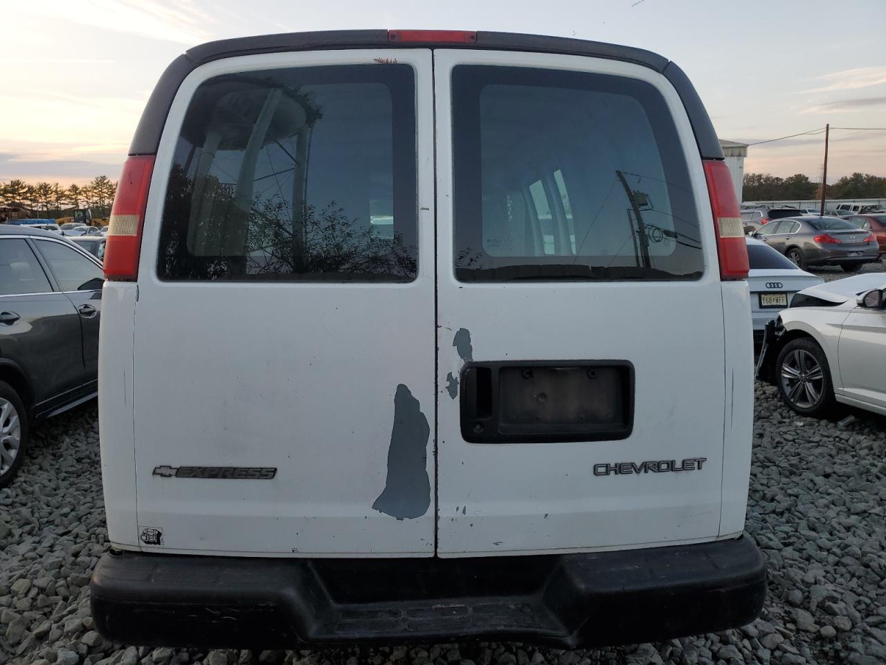 2003 Chevrolet Express G2500 VIN: 1GCFG25T831220103 Lot: 84819985