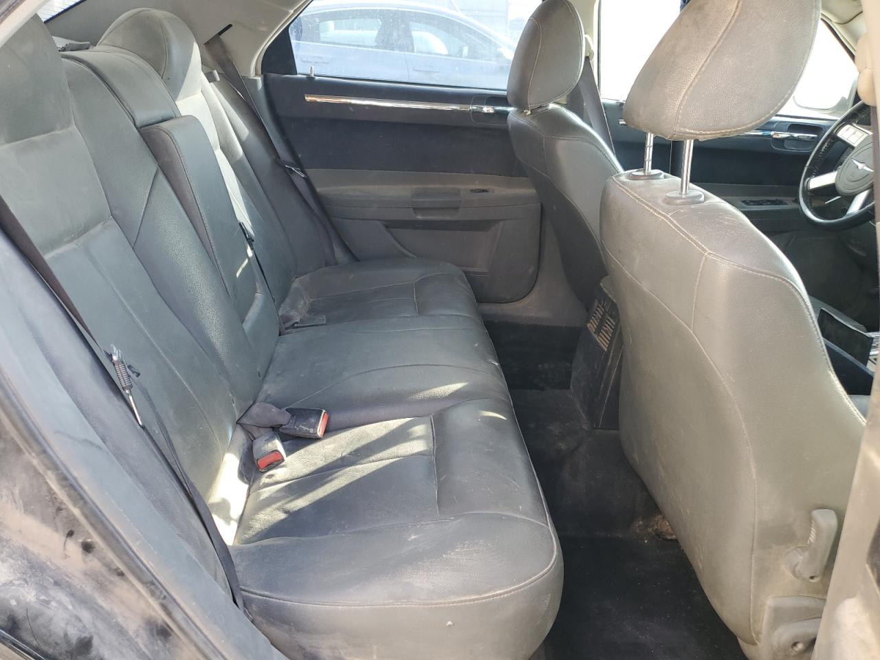 2005 Chrysler 300 Touring VIN: 2C3JA53G45H654305 Lot: 81992455