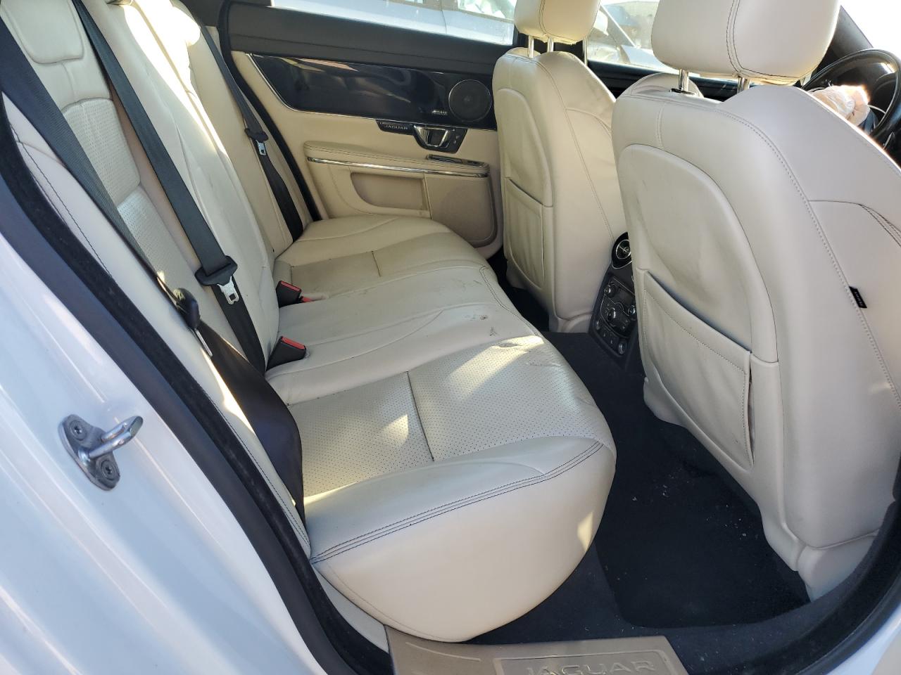 2015 Jaguar Xj VIN: SAJWA1CZ2F8V84842 Lot: 90904355