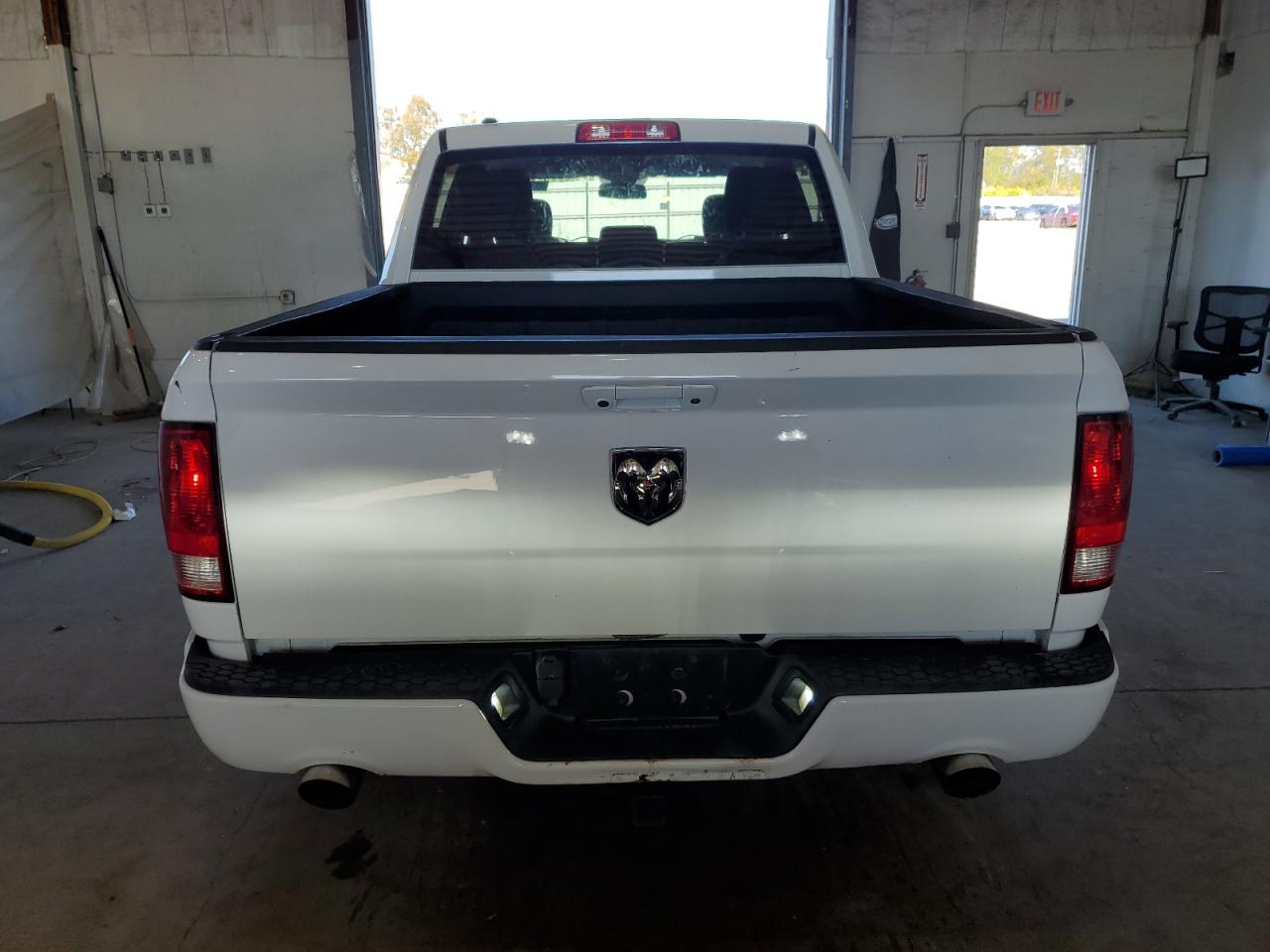 2015 Ram 1500 St VIN: 1C6RR7KT7FS647335 Lot: 85763605