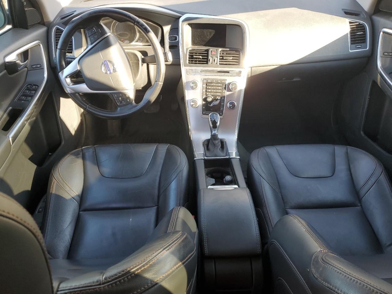 2017 Volvo Xc60 T5 Dynamic VIN: YV440MDR1H2062845 Lot: 82323255