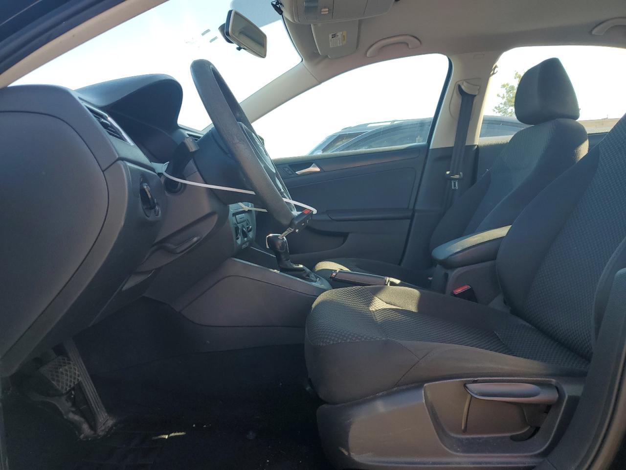 2013 Volkswagen Jetta Base VIN: 3VW2K7AJ6DM305697 Lot: 84880525