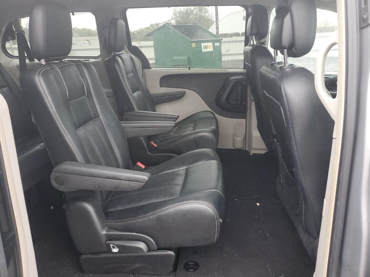 2015 Chrysler Town & Country Touring L VIN: 2C4RC1CG5FR675063 Lot: 86542185