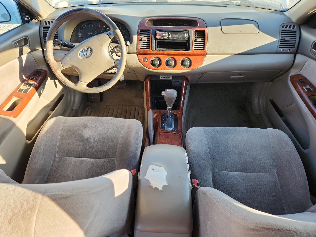 2004 Toyota Camry Le VIN: JTDBE32KX40254380 Lot: 82408945