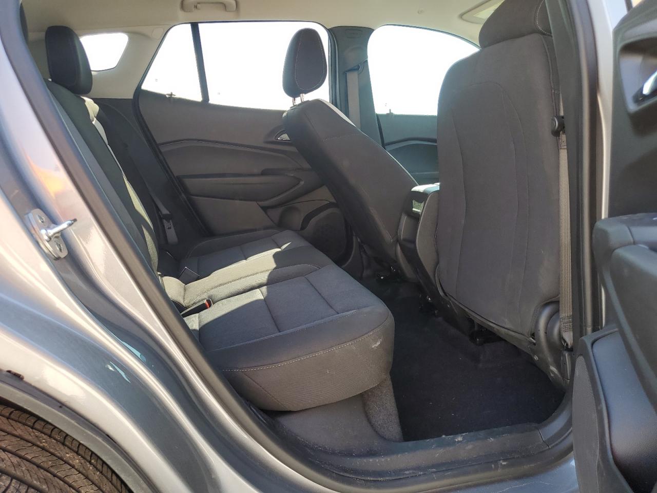 2025 Chevrolet Trax Ls VIN: KL77LFEPXSC070618 Lot: 89730925