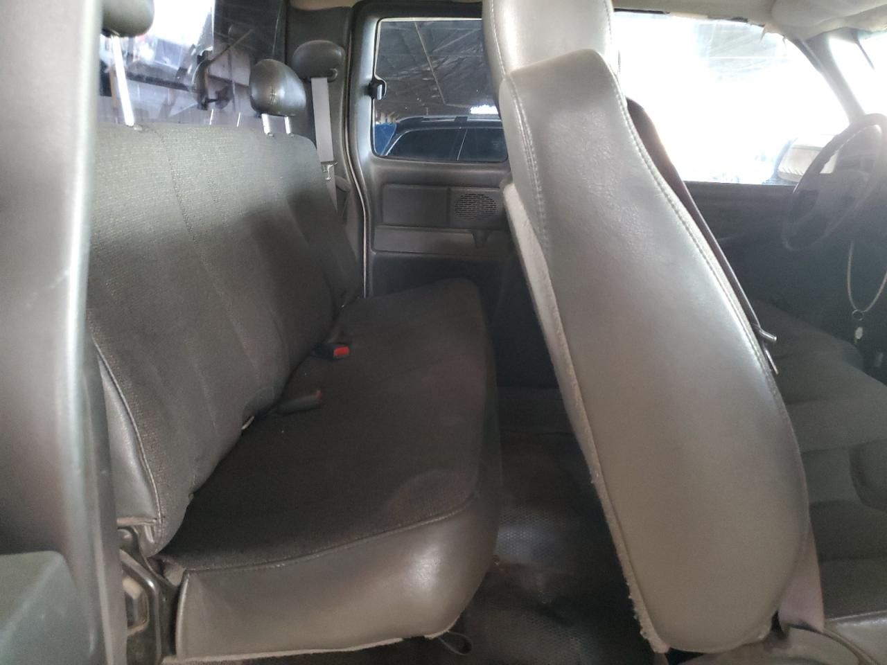 2005 GMC Sierra K2500 Heavy Duty VIN: 1GTHK29U95E253262 Lot: 85589205