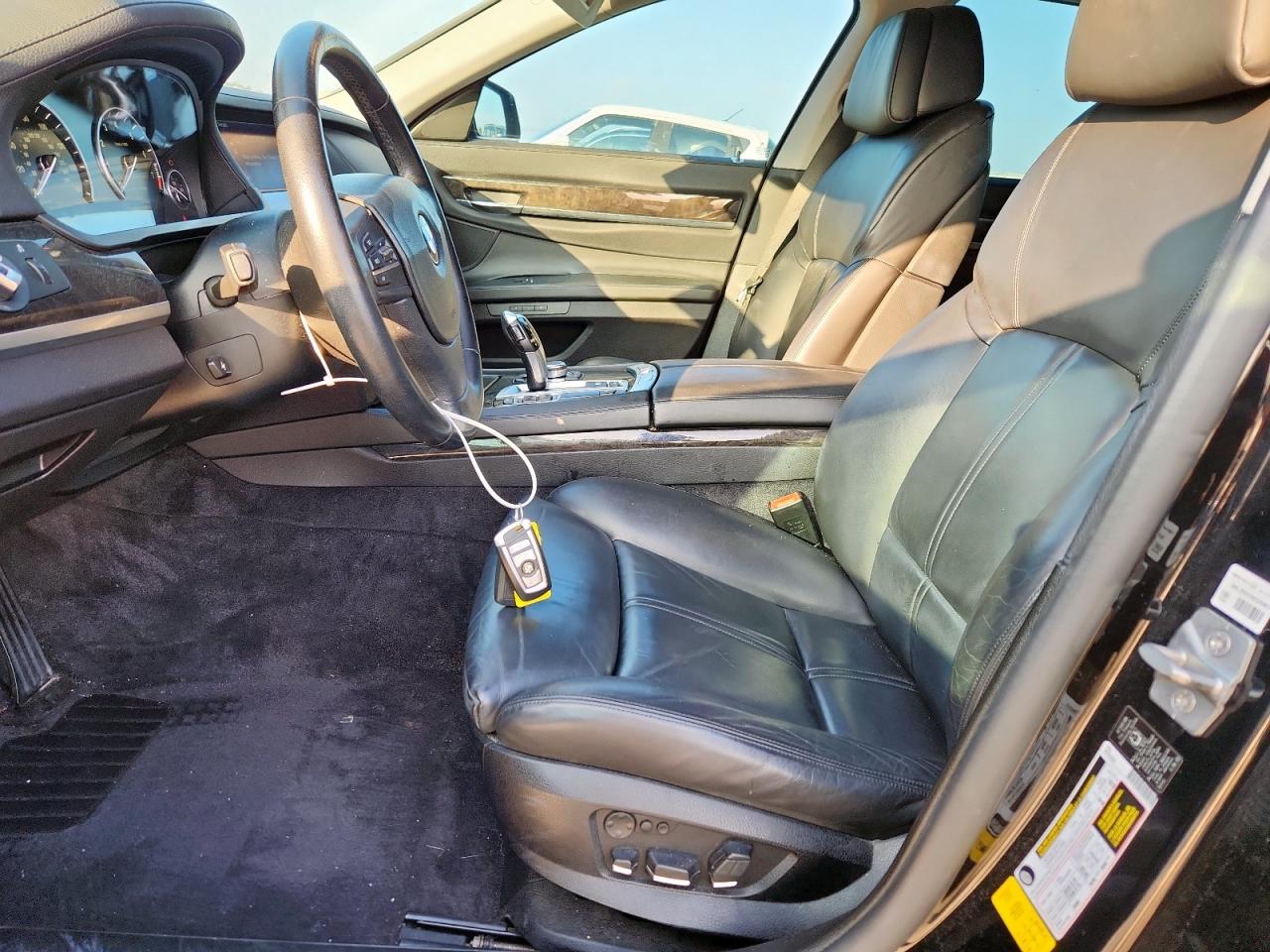 2011 BMW 750 I VIN: WBAKA8C59BCY37114 Lot: 90320365