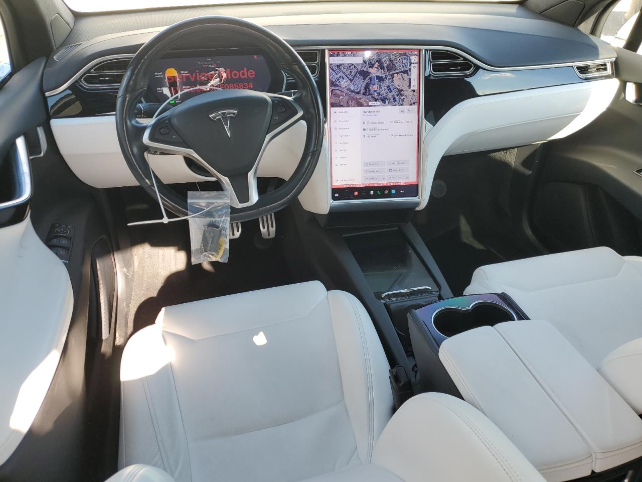 2018 Tesla Model X VIN: 5YJXCBE4XJF085834 Lot: 90055105