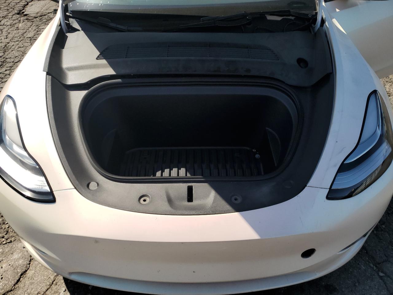 2023 Tesla Model Y VIN: 7SAYGDEE0PA055778 Lot: 84291075