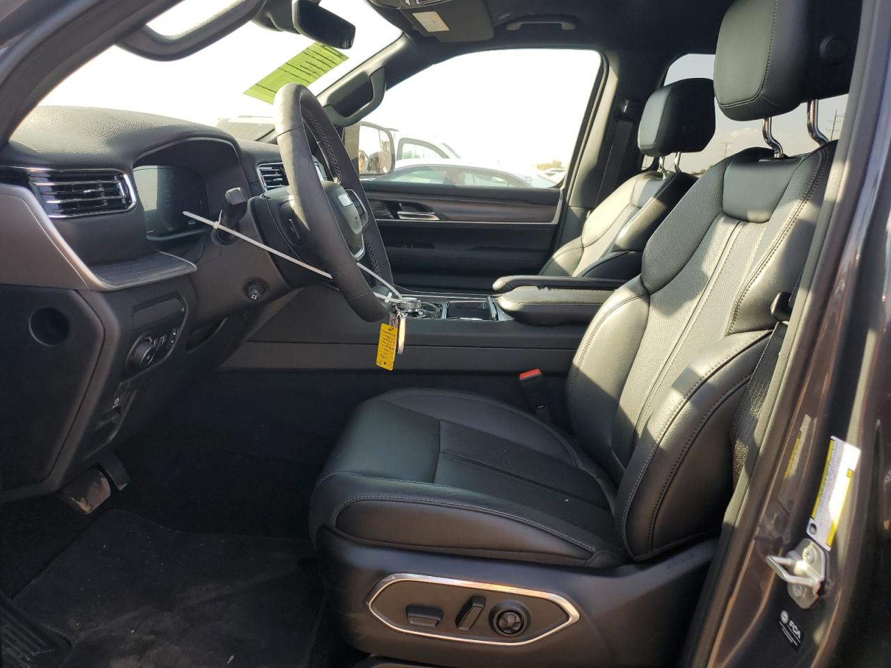 2024 Jeep Wagoneer L Series Ii VIN: 1C4SJSBP8RS103650 Lot: 82207515