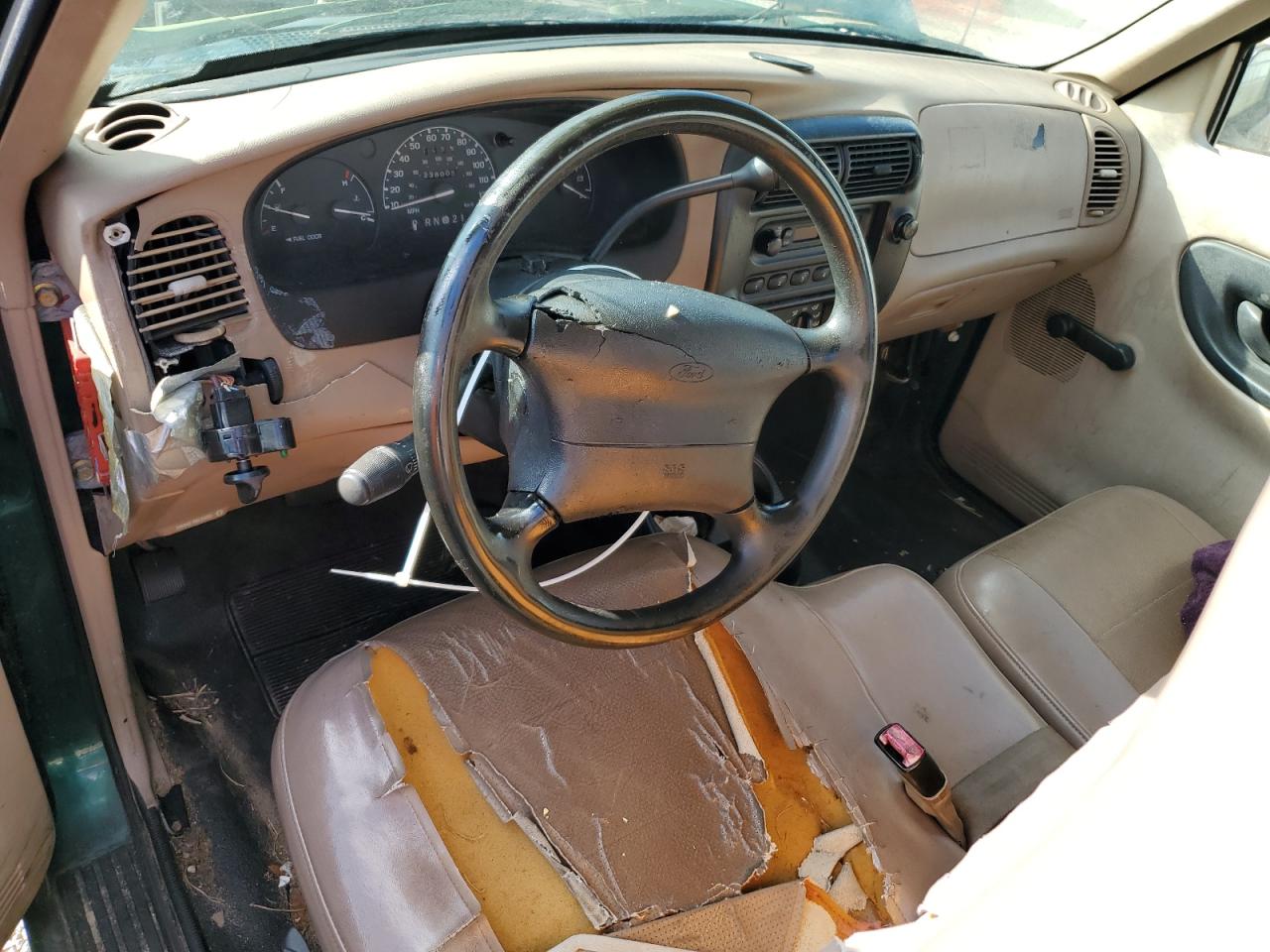 1999 Ford Ranger VIN: 1FTYR10V4XTA84276 Lot: 89932915