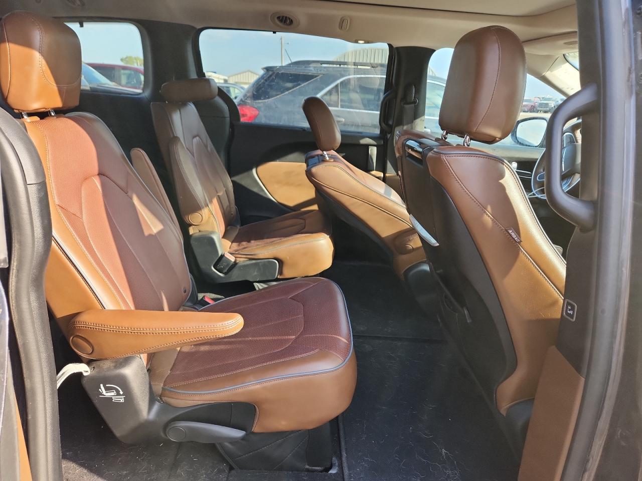 2017 Chrysler Pacifica Limited VIN: 2C4RC1GG8HR531696 Lot: 81576685