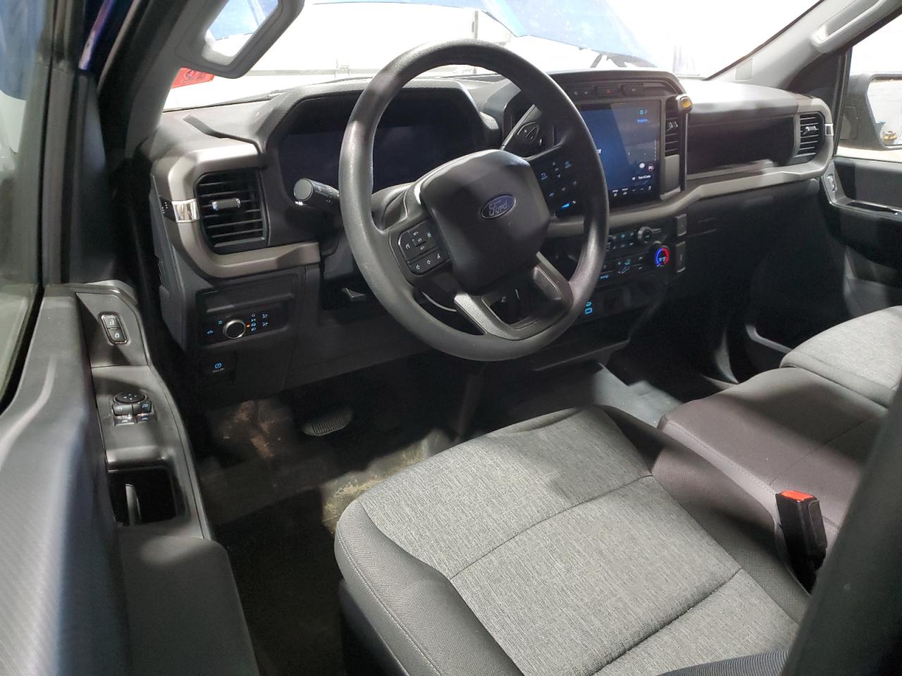 2024 Ford F150 Xl VIN: 1FTMF1L54RKF00399 Lot: 90036545