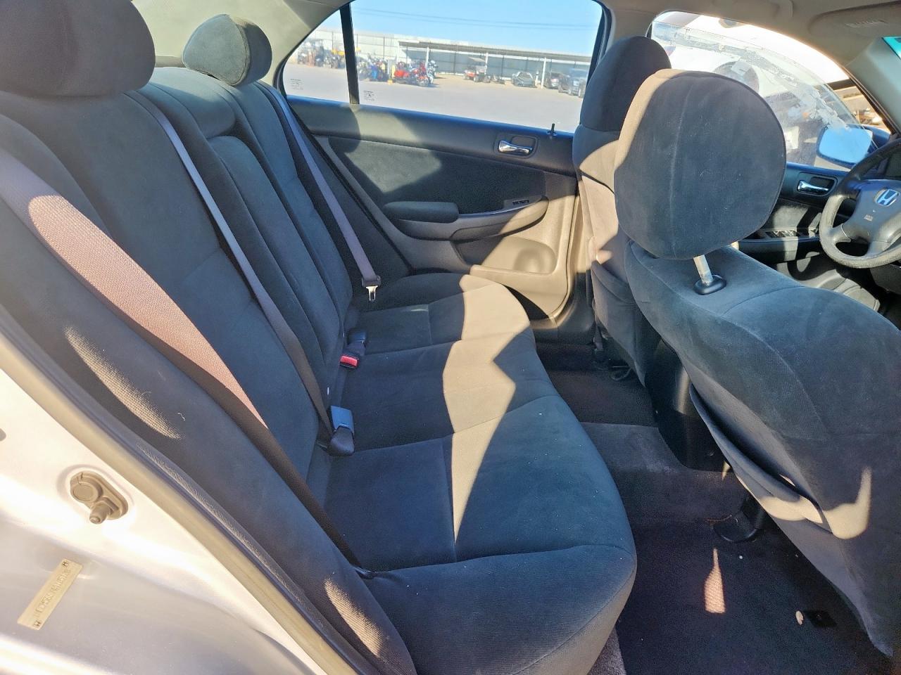 2004 Honda Accord Ex VIN: 1HGCM56674A105128 Lot: 82400145