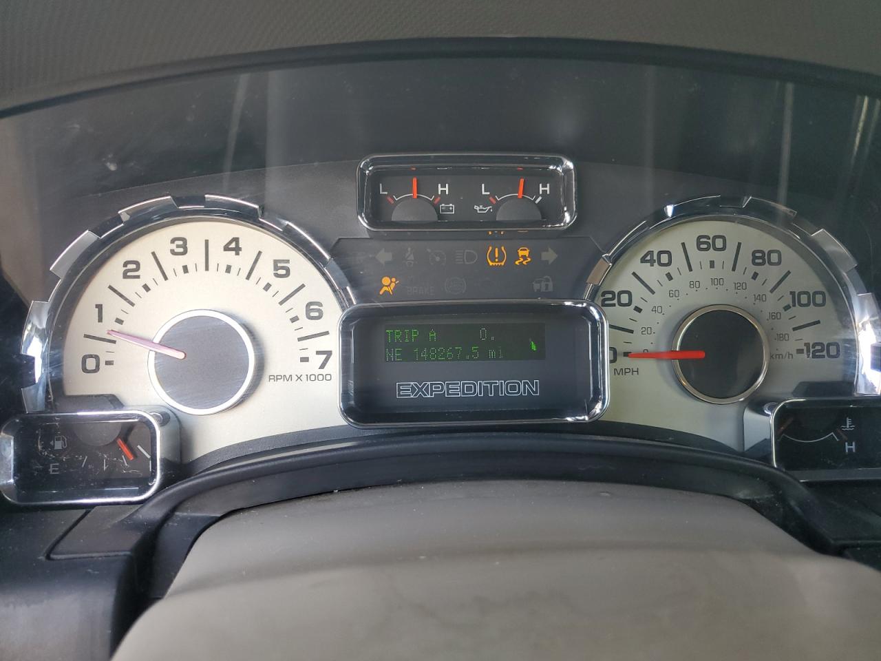 2010 Ford Expedition Limited VIN: 1FMJU1K59AEB51975 Lot: 84653405