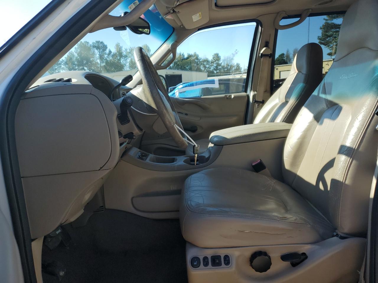 2002 Ford Expedition Eddie Bauer VIN: 1FMRU17L42LA41276 Lot: 85850545