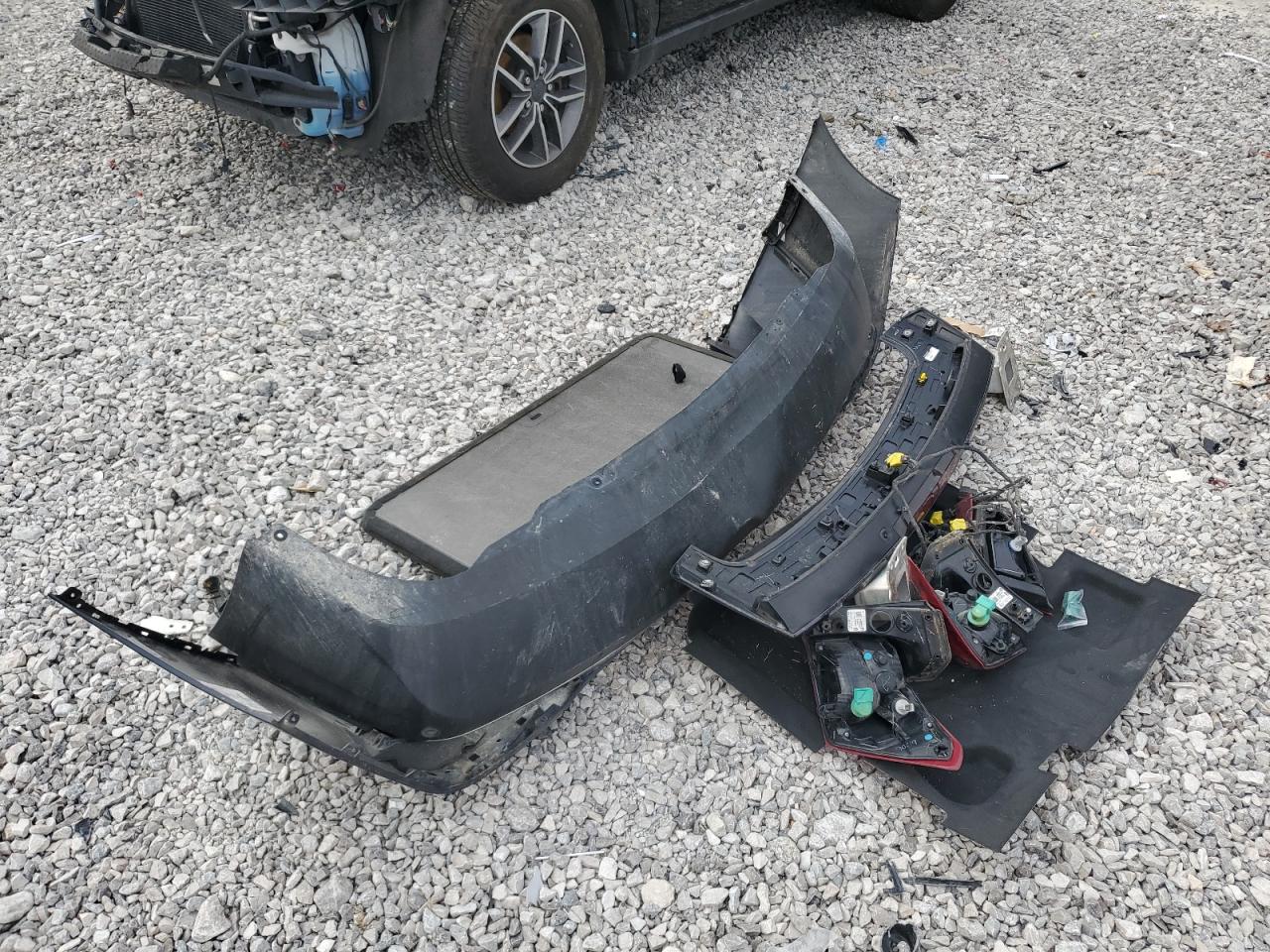 2018 Chevrolet Equinox Lt VIN: 3GNAXJEV8JL121817 Lot: 85147765