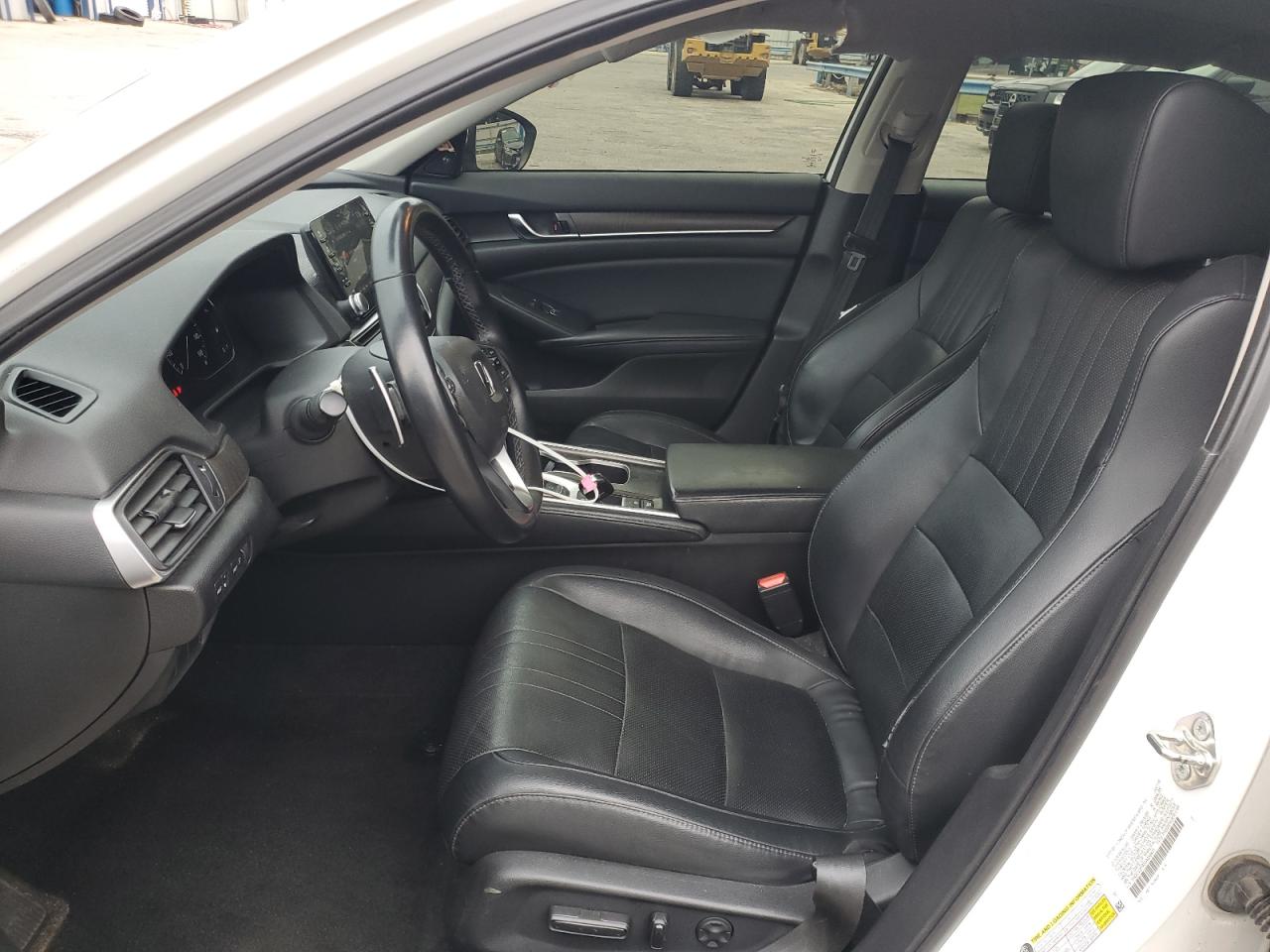 2018 Honda Accord Touring VIN: 1HGCV2F92JA032431 Lot: 90670265